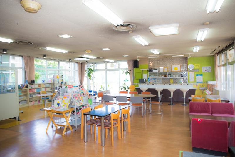 中高生の「居場所」づくりを,この夏から一緒にはじめませんか?「ロビー喫茶」ボランティア大募集 中高生の「居場所」づくりを,この夏から一緒にはじめませんか?「ロビー喫茶」ボランティア大募集