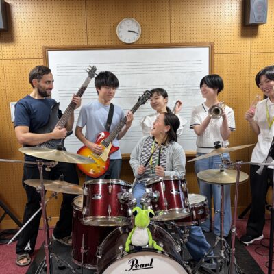 9/8しもせいサークル「楽器を演奏してみよう🎵」